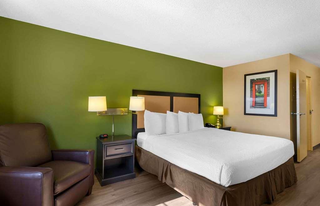 Extended Stay America Suites - St Petersburg - Clearwater - Executive Dr Ларго Номер фото