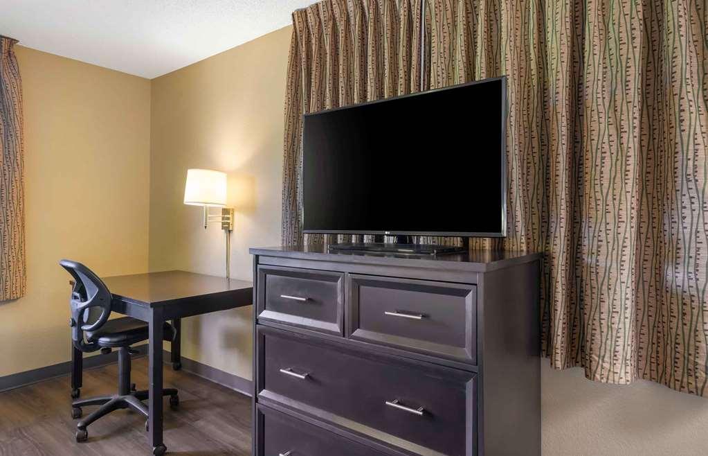 Extended Stay America Suites - St Petersburg - Clearwater - Executive Dr Ларго Номер фото